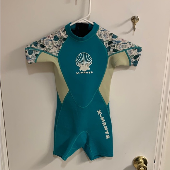 X-Manta Cream and Green Rashguard Swimwear Short Sleeves in Sz M - Picture 1 of 8
